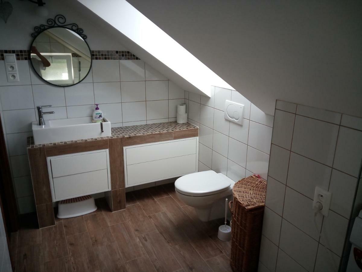 Walnut Apartment With Sauna And Pond Topoľčany Extérieur photo