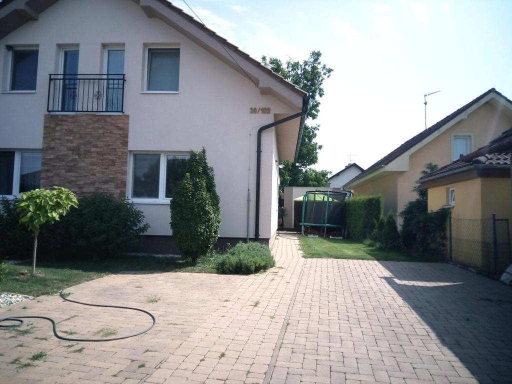 Walnut Apartment With Sauna And Pond Topoľčany Extérieur photo
